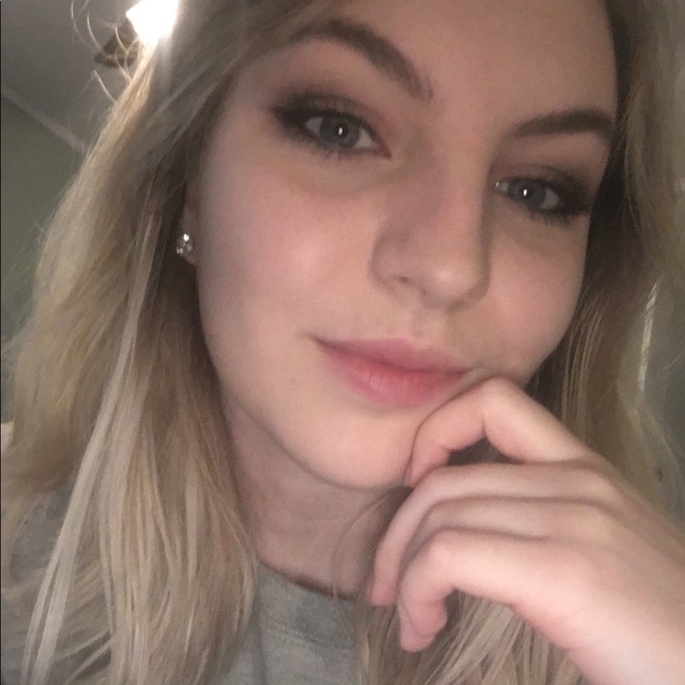 Meet your Posher, Brooke